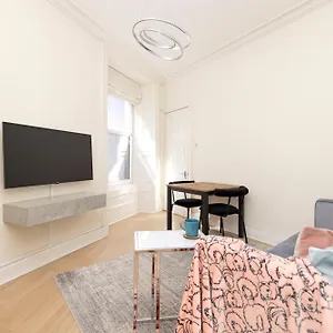  Apartment Joivy Modern Flat In City Centre - For Up To 3 Guests
